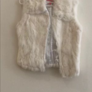100% rabbit fur vest white in perfect condition